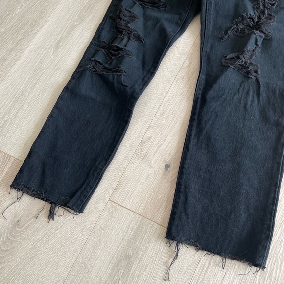 Levi’s 501 Cropped Black Distressed Jeans - Picture 12 of 16